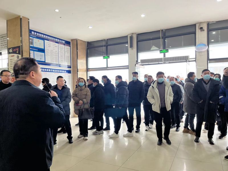 河南工學(xué)院科苑餐廳舉行關(guān)于召開(kāi)駐新高校食堂現(xiàn)場(chǎng)觀(guān)摩會(huì)現(xiàn)場(chǎng)